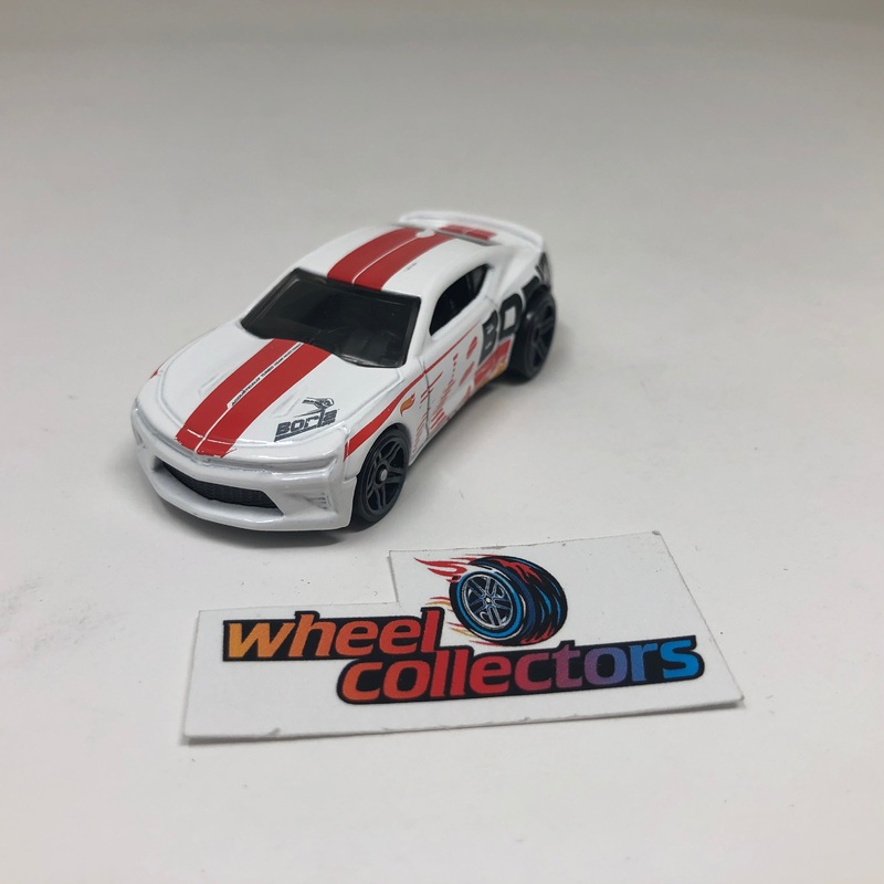 ’16 Camaro SS * White * Hot Wheels Loose 1:64 Scale