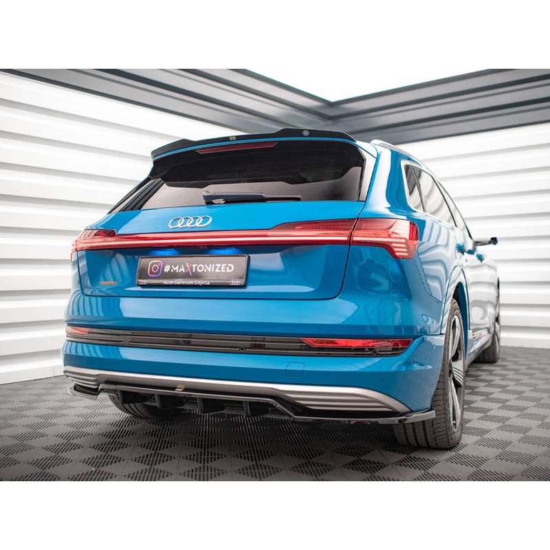 Maxton Design – CENTRAL REAR SPLITTER (VERTICAL BARS) AUDI E-TRON